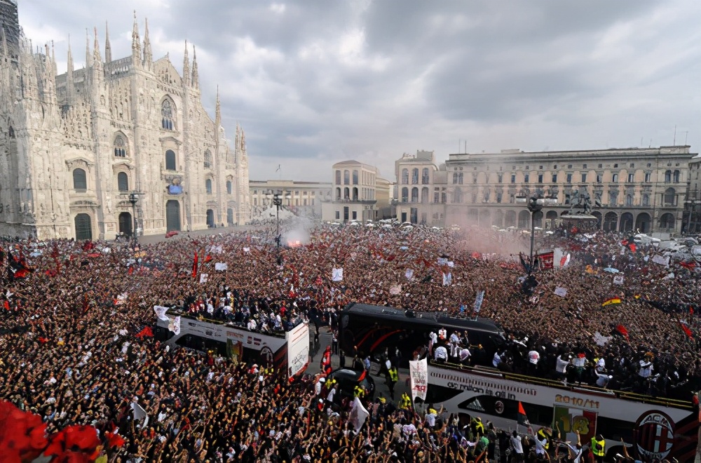 96年低谷足球之夜ac米兰,2014年世界杯惨案罗纳尔多