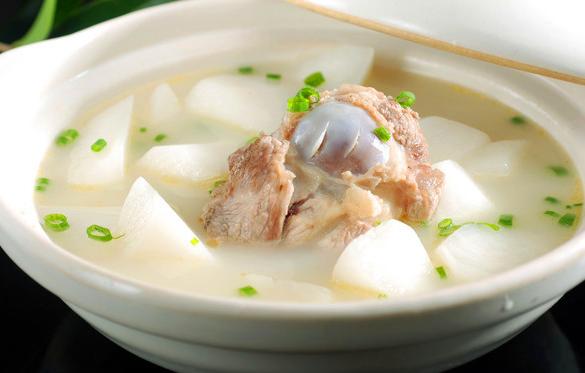 无论炖什么肉记得加三样料,牛骨头汤如何煮汤白肉不柴