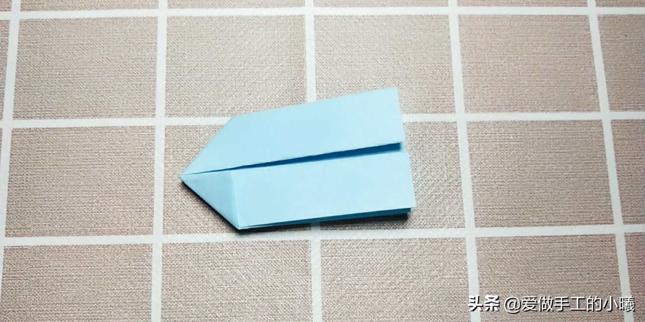 儿童折纸简单手工幼儿园蝴蝶结,蝴蝶结手工折纸超简单正方形纸