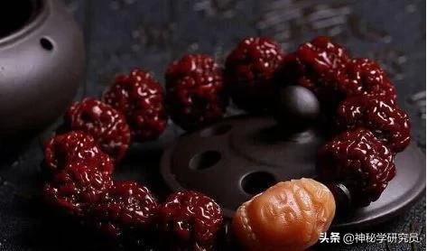 星月菩提手串用戴手套盘吗,盘星月菩提手串的正确手法