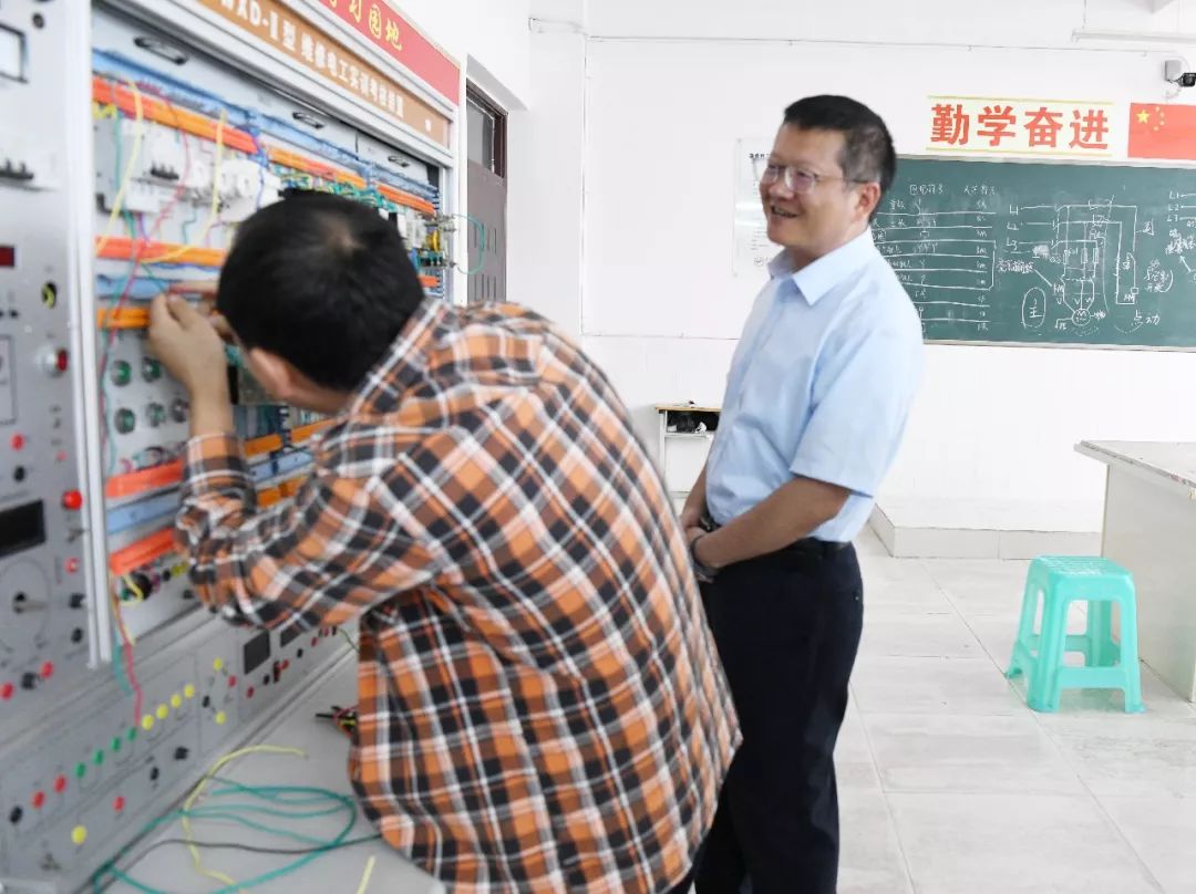 牢记使命勇于担当先进事迹,不忘初心牢记使命典型事迹张富清