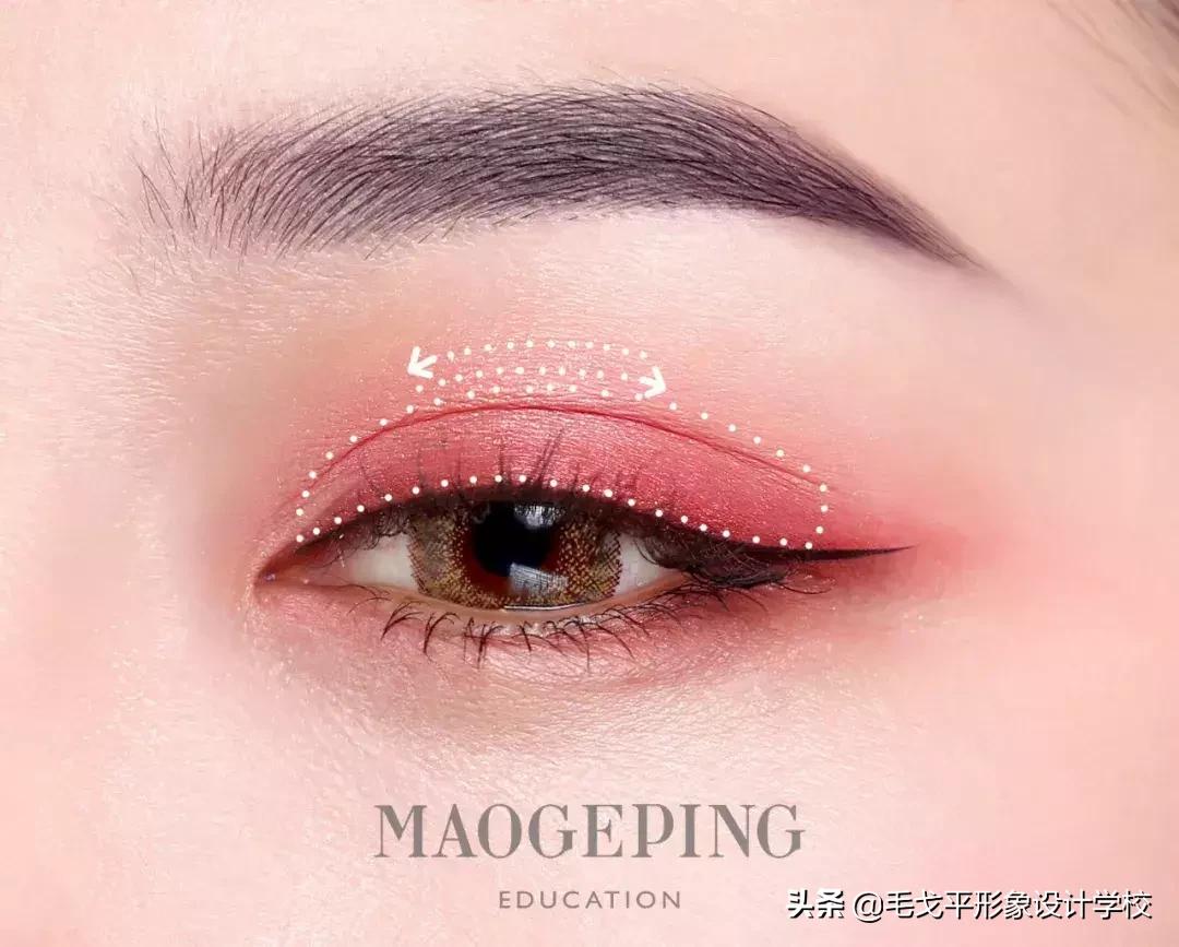 怎么画眼妆才不显脏,怎么防止眼妆花