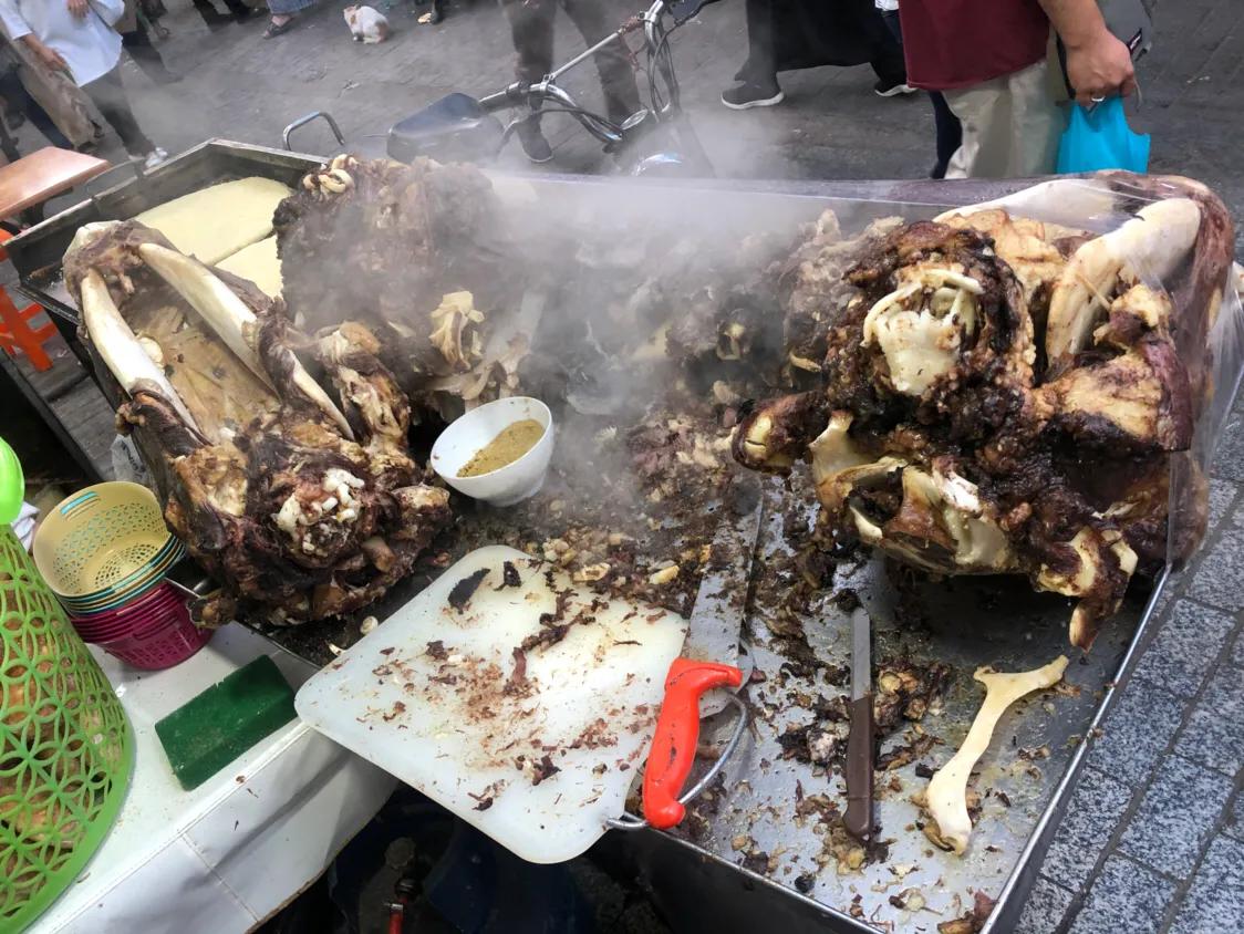 没吃过摩洛哥的传统汽锅牛头加面包等于没有来过这个国家