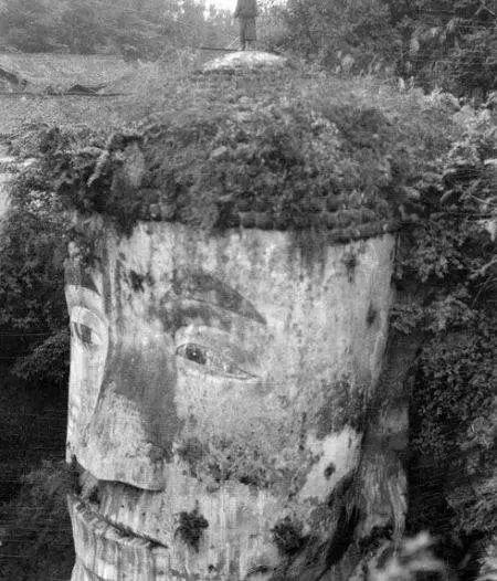 乐山大佛是因为洪水修建的吗,乐山大佛脚被水淹没奇观出现