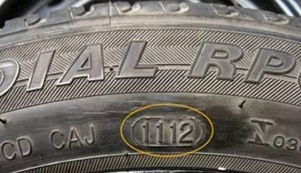 二手车市场买车怎么才不被坑,买二手车找专业人士验车不会被坑