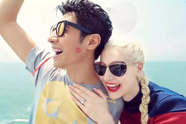 撒贝宁一家四口双胞胎,撒贝宁龙凤胎首曝光