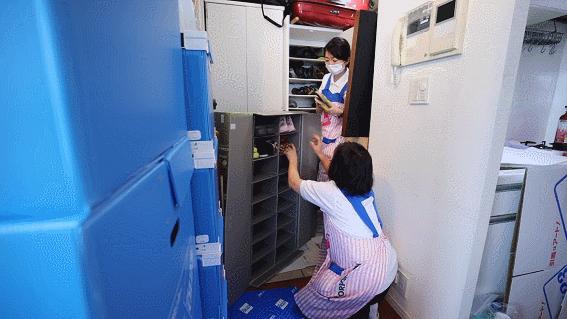 “变态”到极致的日本人,连搬家都不放过,网友拍下全过程!