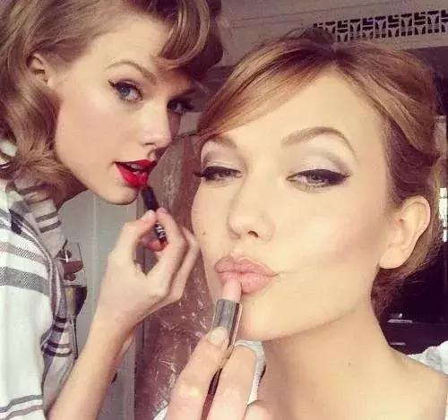 女人发朋友圈文案高级感,高级女人怎么发朋友圈