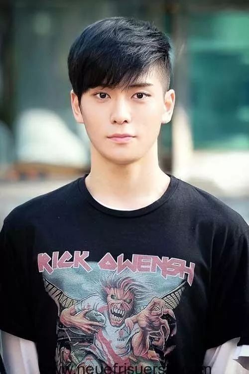 男生发际线高适合的发型推荐,发际线高适合什么刘海男生