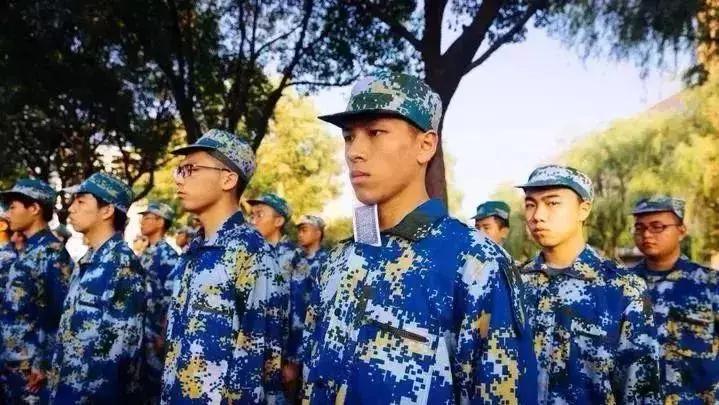 军训难忘的经典故事,大学军校军训都有哪些内容