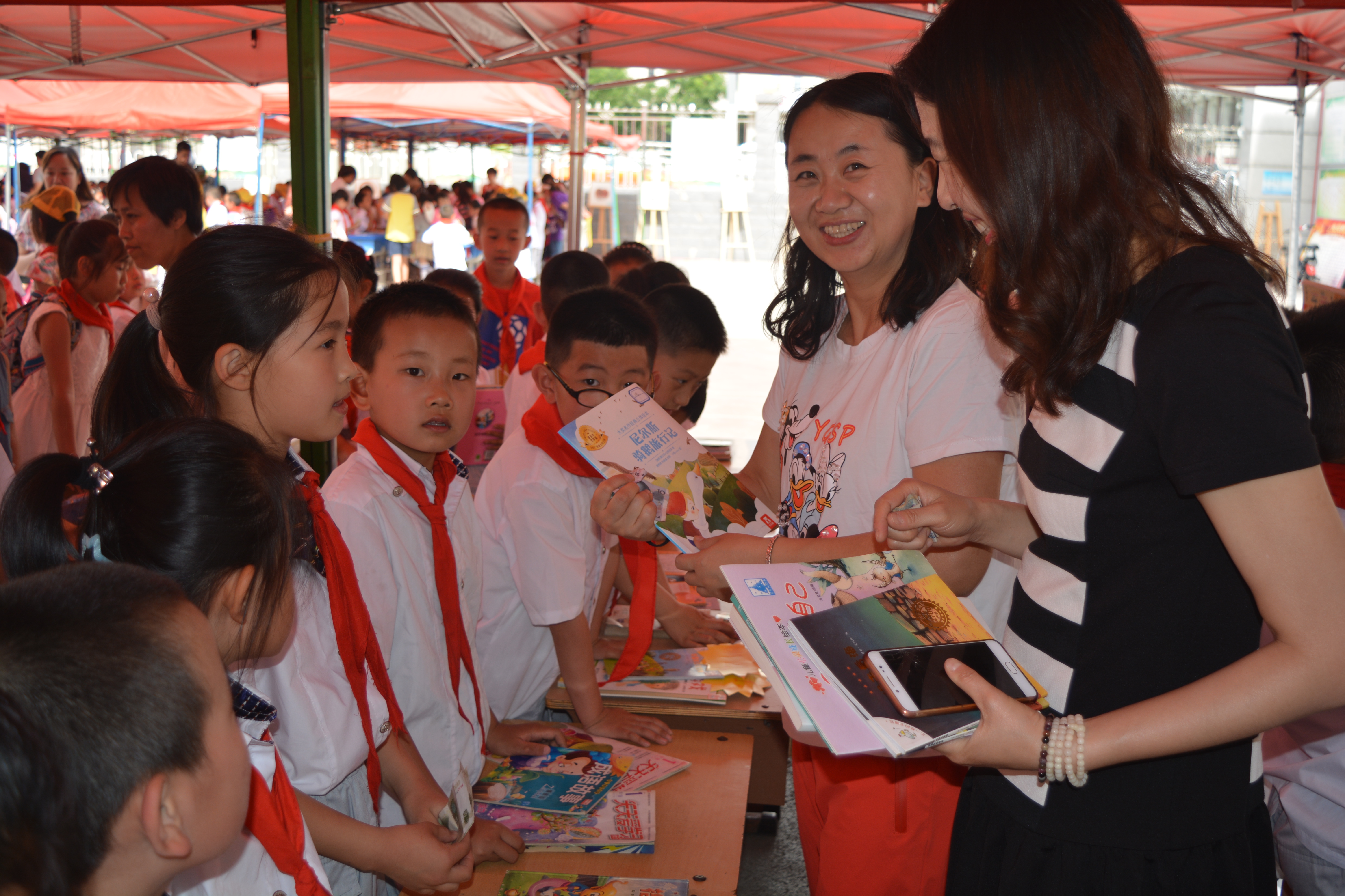 书香浸润童年阅读点亮人生幼儿园,太原解放路小学庆六一活动