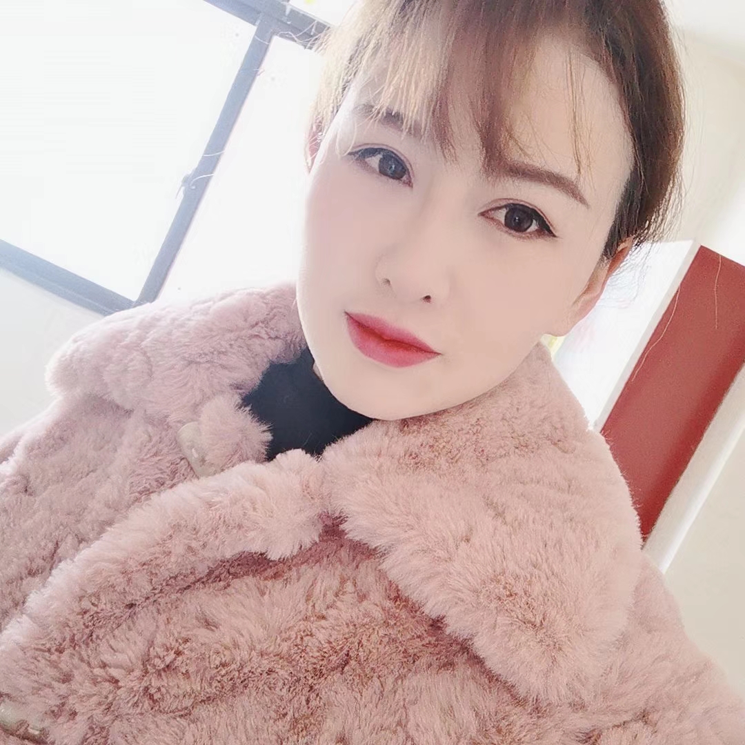 河南农妇自发给防疫人员送饭,青海美女给抗疫人员送饭