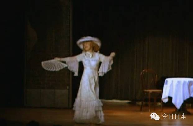 日本一*女妓**站街拉客到74岁，只为等一人