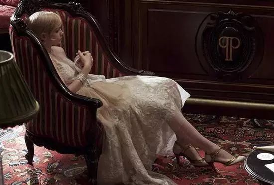 鞋柜必备这4双小白鞋百搭又时髦,复古英伦风玛丽珍鞋怎么搭配