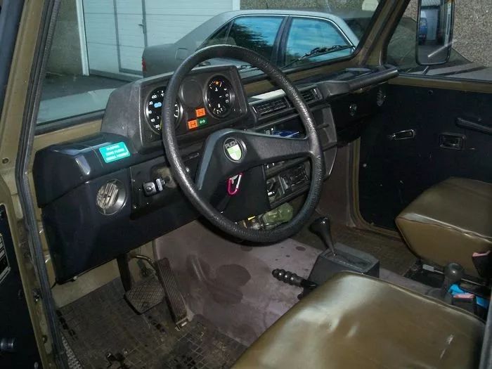 奔驰g六驱越野,六轮七座奔驰g系列越野车