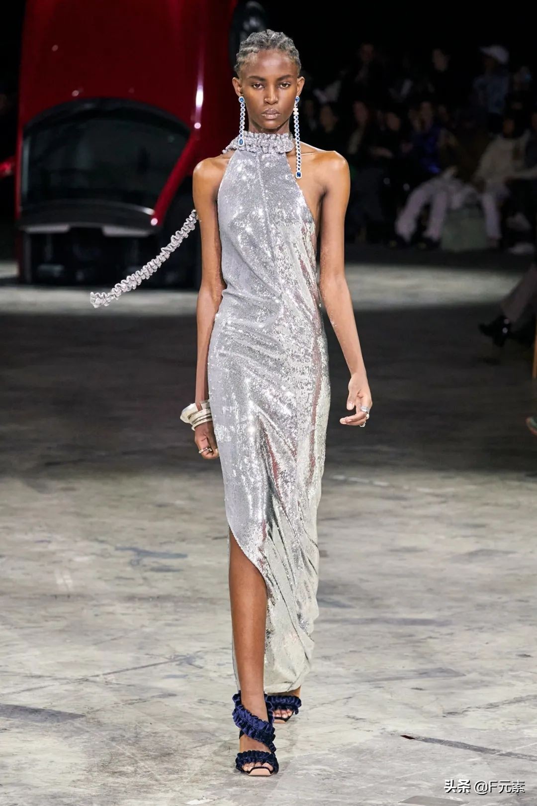 Off-White牵手“始祖鸟”,Hadid姐妹助阵,这场秀需要看一看