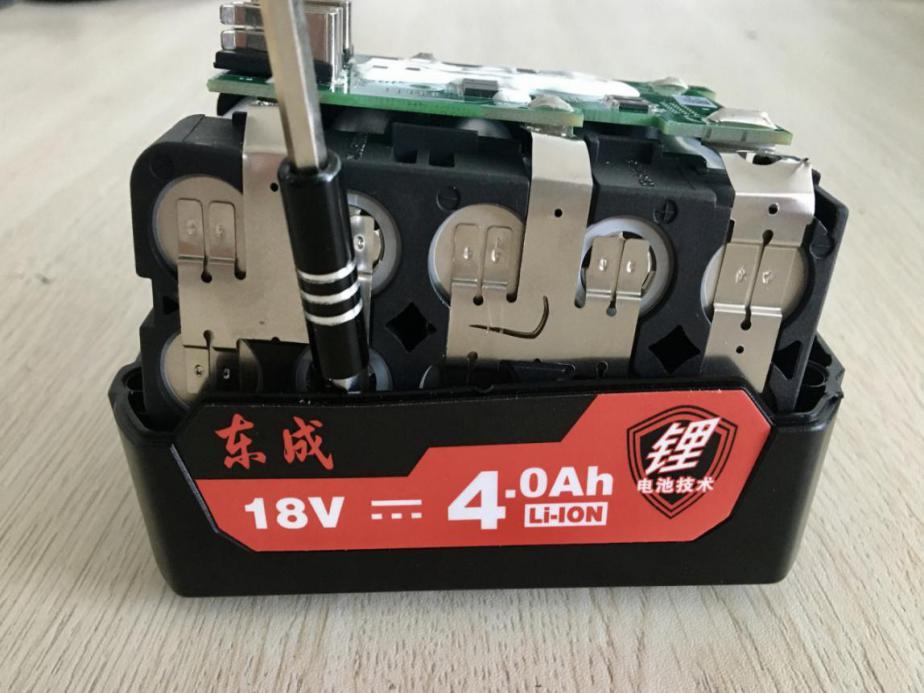 东成电扳手锂电充电器拆解,东成充电器拆解用什么工具