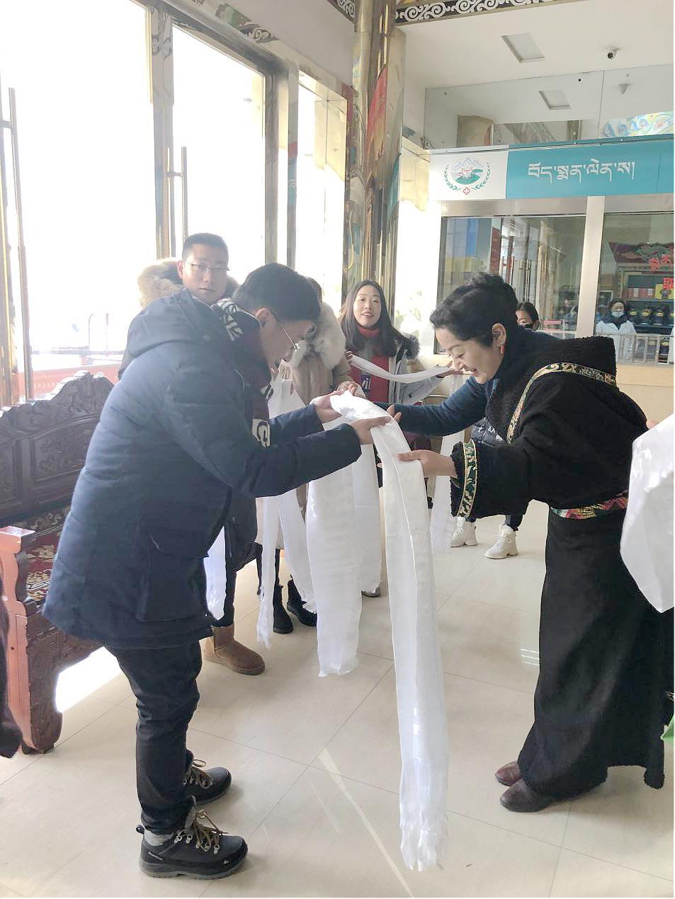 民革*党**员情系高原甘做“天使”，不忘初心落到实处