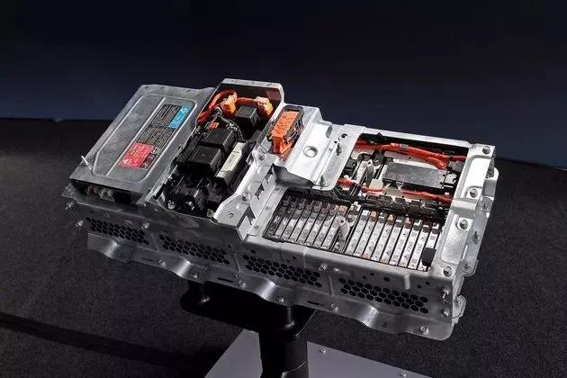 生产商的寿命还没电池的寿命长，怎么终身质保？