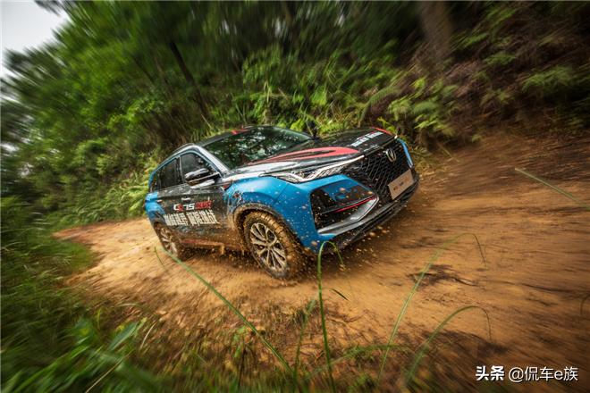 长安cs75山地越野,第二代长安cs75plus山地雪地越野