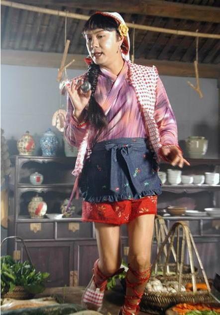 张卫健男扮女装照,张卫健年轻戴帽子造型