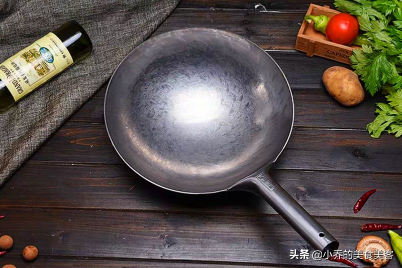 生铁锅炒菜好用吗,熟铁锅和生铁锅哪个不粘