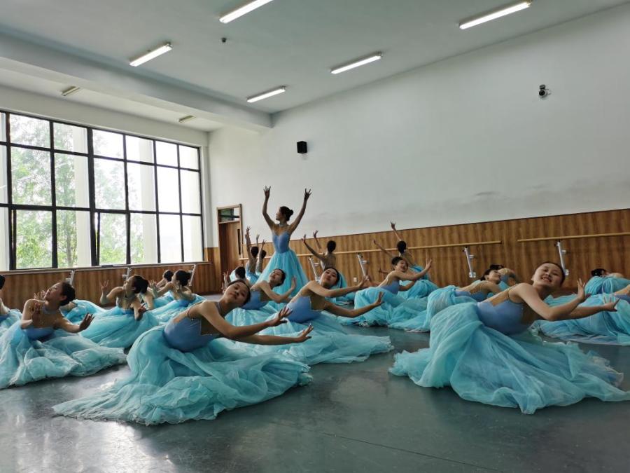 青岛艺校2021自招和艺考,青岛艺校自招