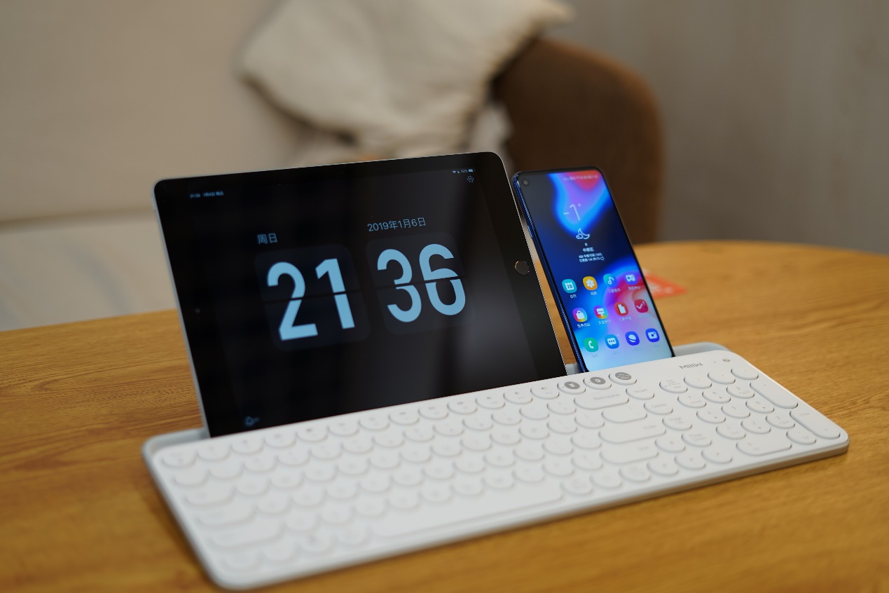 高颜值高质量的蓝牙键盘,米物双模键盘手感
