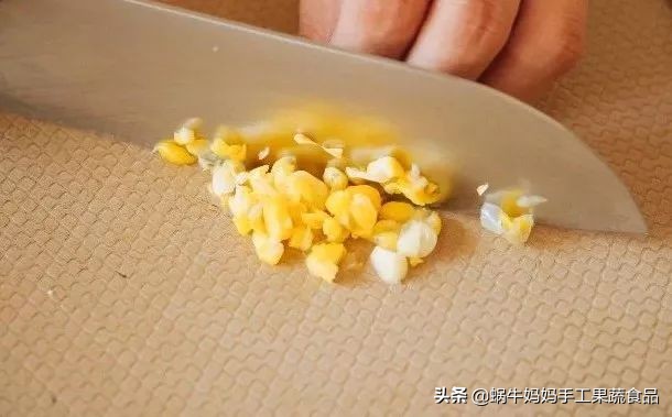 8个月宝宝一日三餐食谱时间表,12个月宝宝辅食三餐做法大全