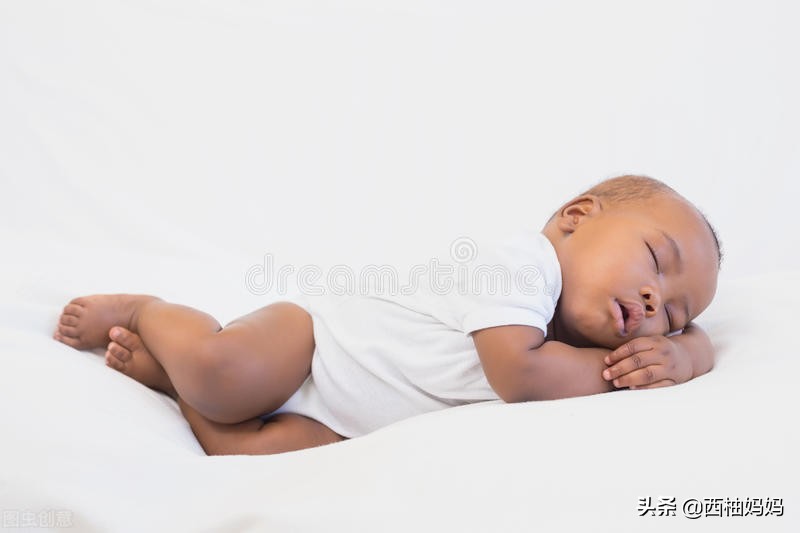 吐奶双胞胎,90后妈妈吐奶