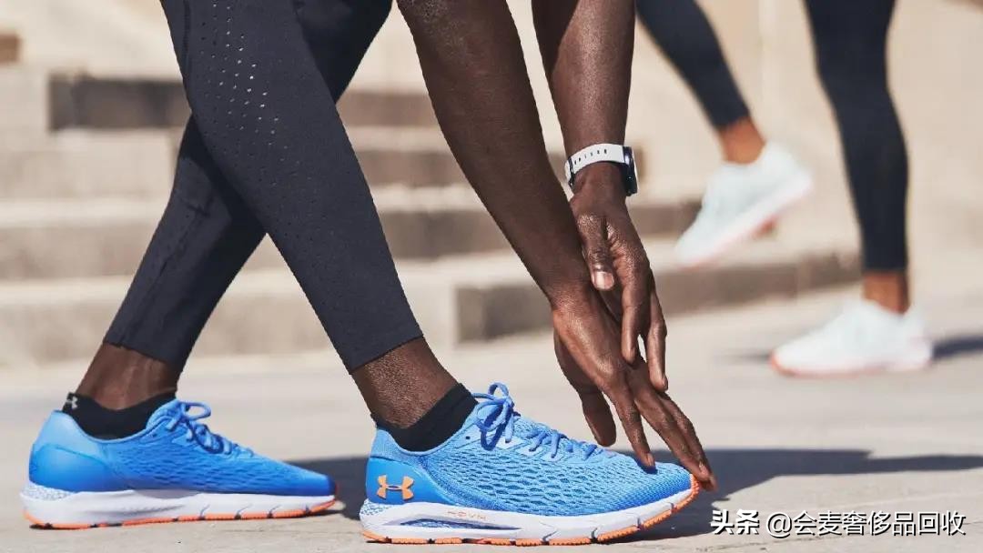 一双新鞋子的视频,一双好舒服的鞋子