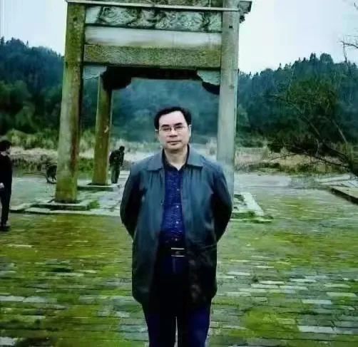 词醇烹荟萃，韵雅宴婵娟众诗友贺读《幽岫春苔》诗词专辑三