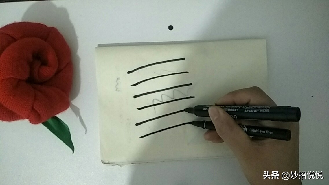 眼线笔买回来不流畅怎么办,眼线笔买回来怎么不出水