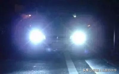 对面开远光灯把车逼停,对面车开远光灯晃的眼睛都看不清