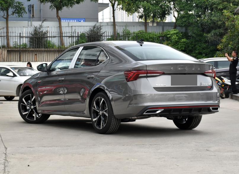 动力好省油耐用操控好的家用车suv,最省油的紧凑级家用轿车试驾