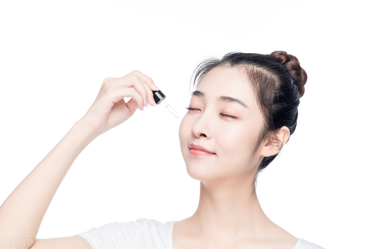 虾青素精华液的功效与作用,传明酸精华液的作用与功效