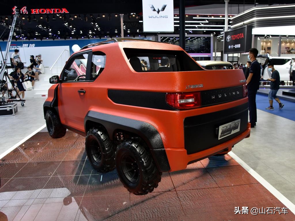 90后开五菱宏光小姐姐,00后小姐姐喜提车