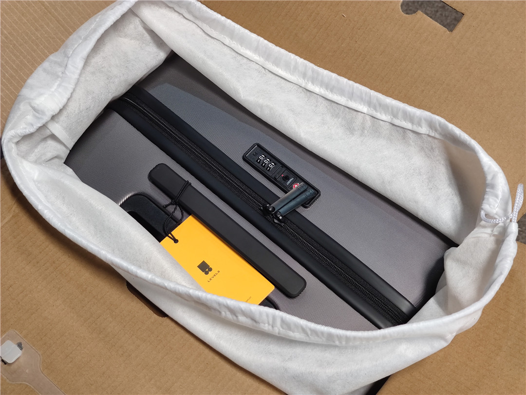 地平线8号旅行箱对比旅美旅行箱,2023年最流行的高端旅行箱