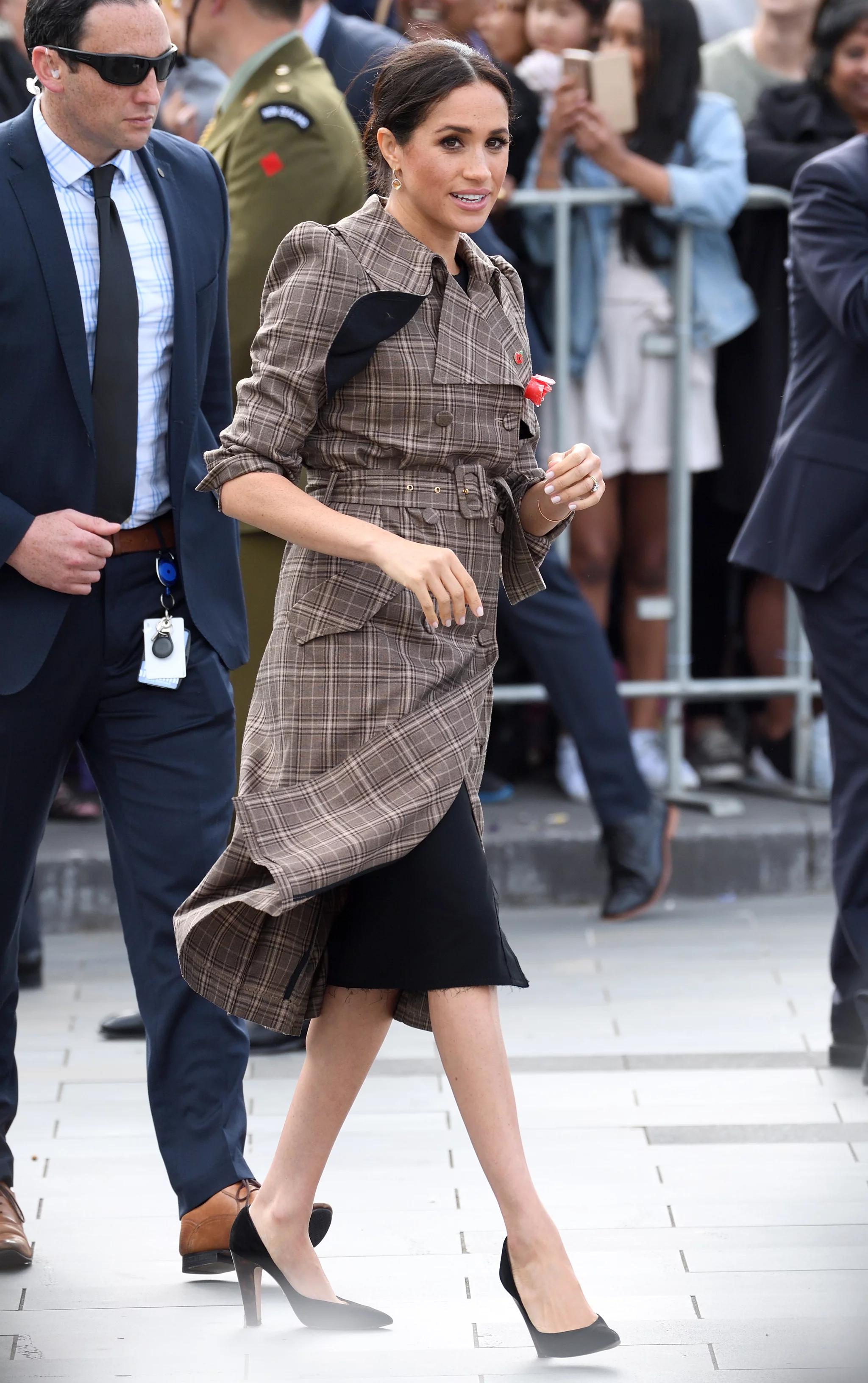 莱后服饰,莱后王室穿搭