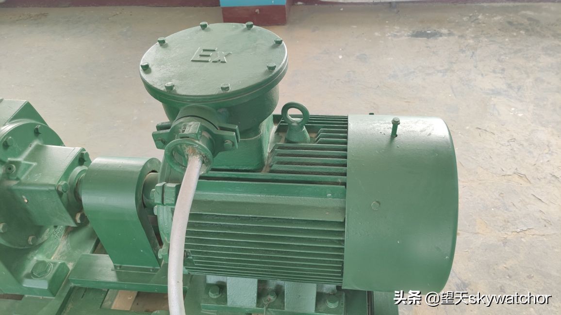 克拉玛依魔鬼城石油井,克拉玛依魔鬼城