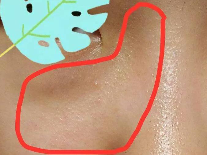 妆后起皮卡粉怎么办,化完妆太卡粉怎么补救