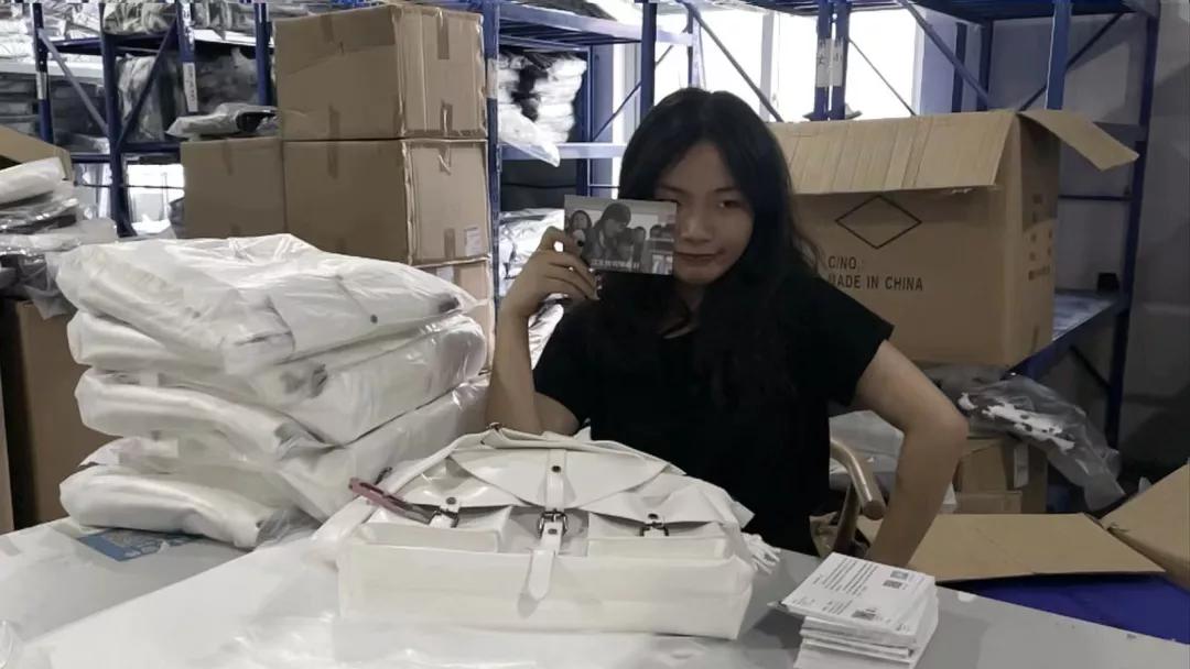 19岁少女赚400万,19岁大二女孩直播赚500万