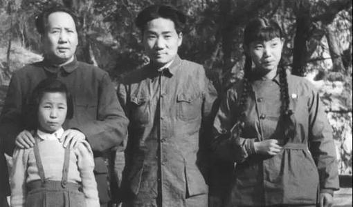 毛岸英结婚,毛主席看完客人名单后说:为什么漏掉了三位同志呢?