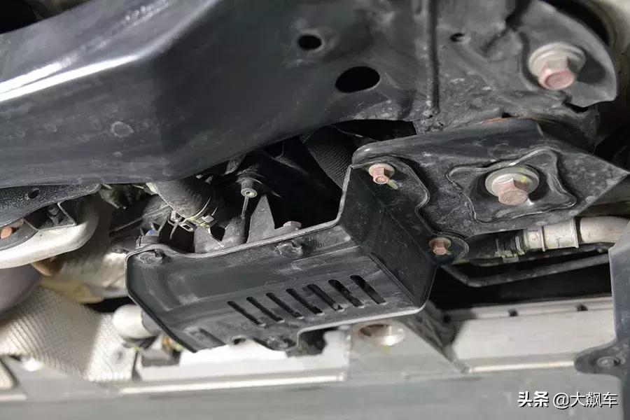 渗油、生锈、铁油箱，悬架换成铝合金