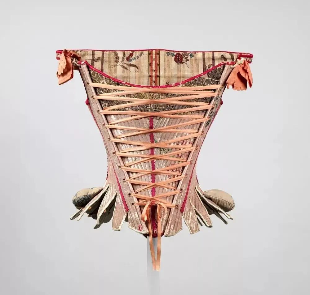 鎯呯鍒濆紑闃呰,鎯呯鍒濆紑闈掓槬鎳垫噦