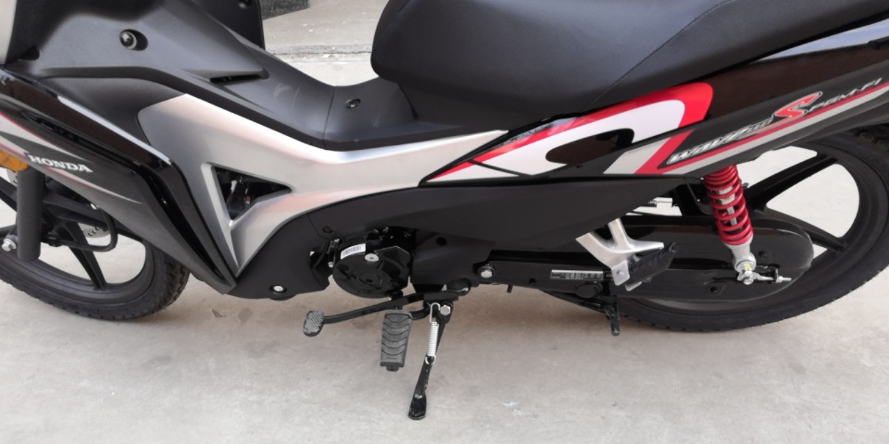 新大洲威武110-22测评,新大洲本田威武110弯梁摩托车