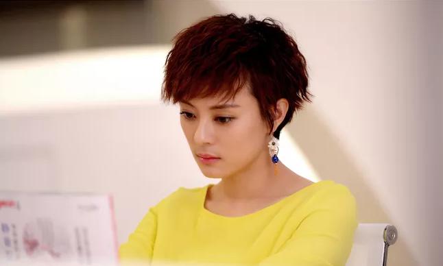 职场女性遇到结婚生孩子的瓶颈,女人结婚生子对职场发展的影响