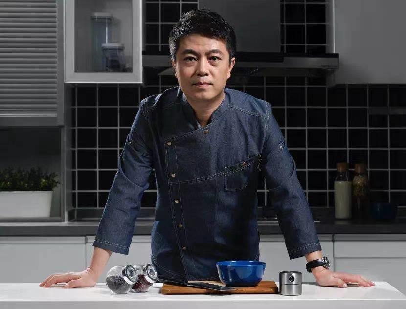 台湾大叔,做设计23年,为中国人打造惊艳国货,日本人疯狂代购