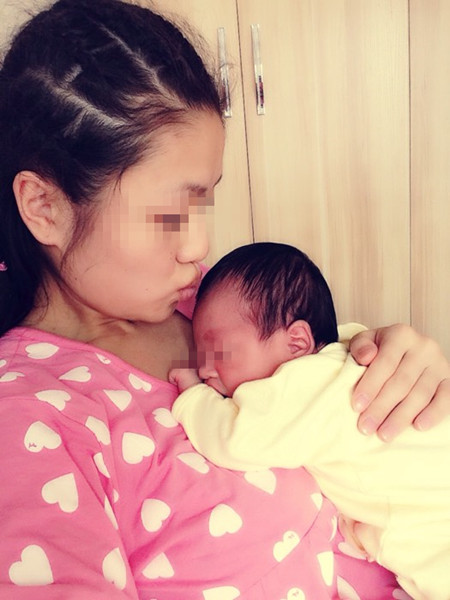 坐月子24天就来了大姨妈正常吗,刚出月子就来大姨妈月经量大