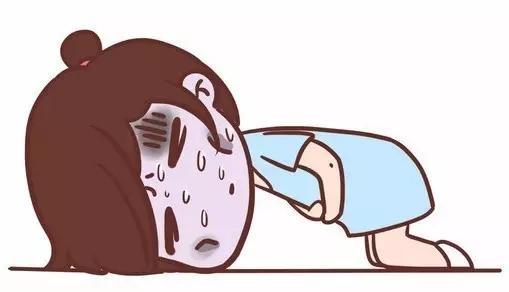 捡了肥皂丢了便池？女子为捡肥皂手卡便池不能动弹，幸亏盼来了“万能“”的...